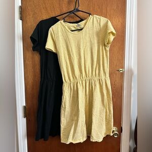 Set of 2 Old Navy cinch waisted dresses